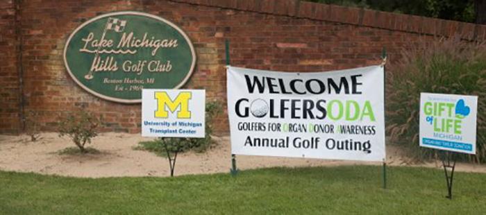 Golfers for Organ Donation Awareness signs